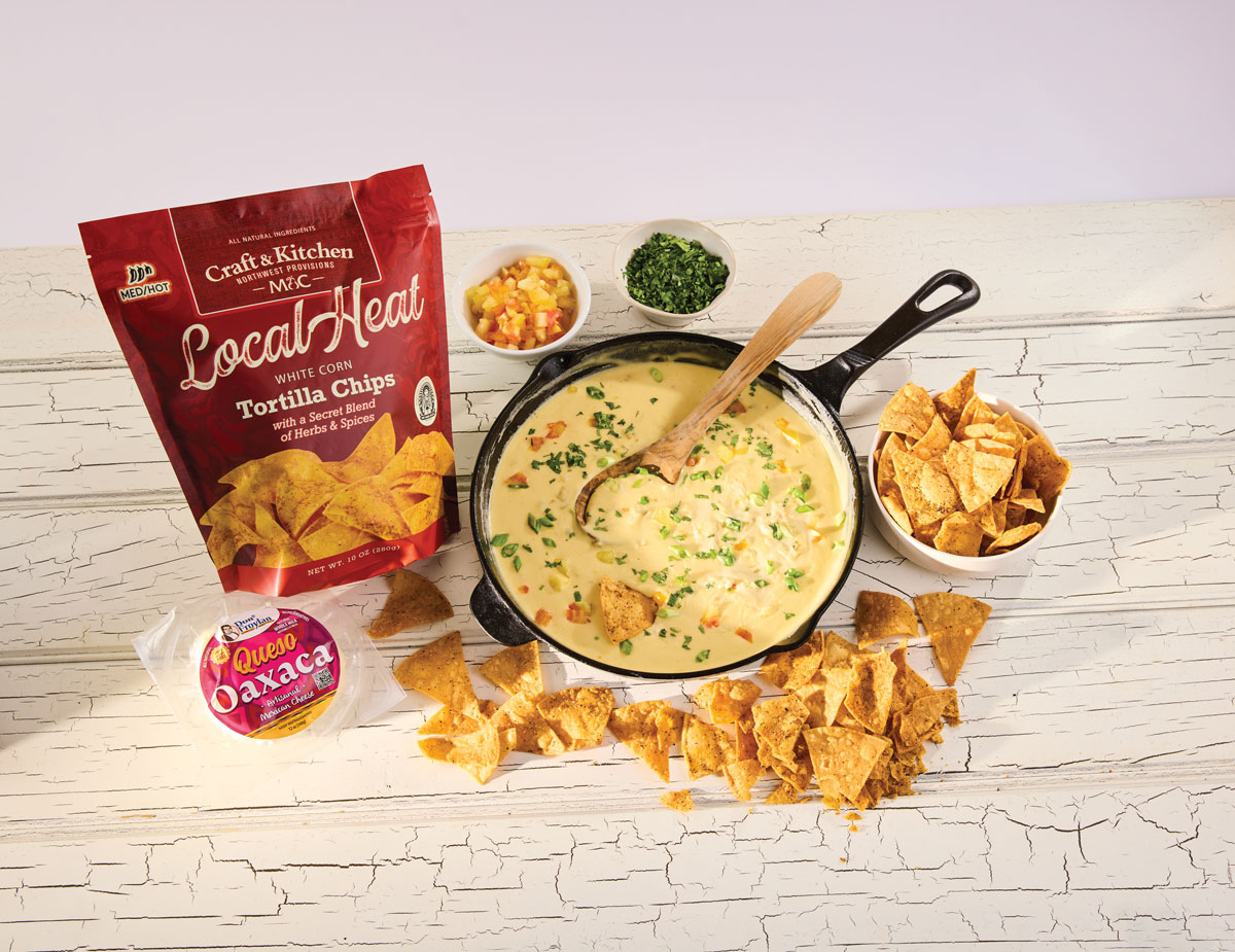 Easy Oregon Gameday Queso Dip